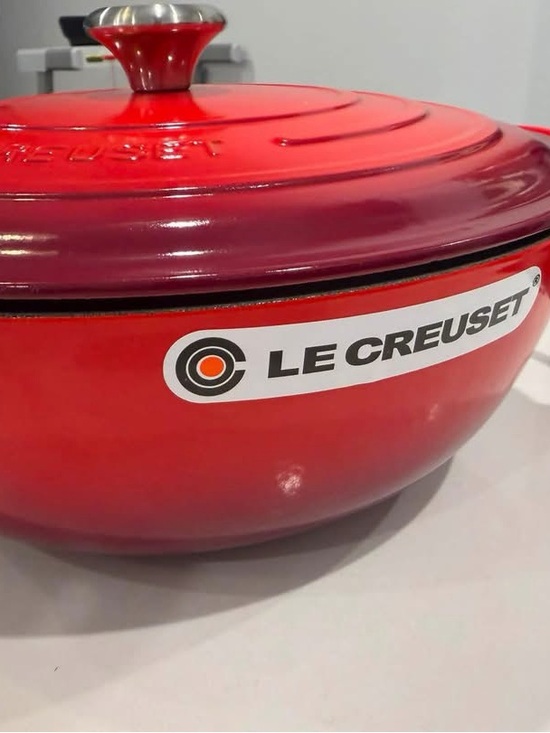 Le Creuset Other - Le Creuset Cerise 7.5qt (32cm) Chef’s Oven Post*